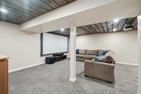 160 West Post Road NW Cedar Rapids IA 52405