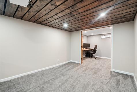 160 West Post Road NW Cedar Rapids IA 52405