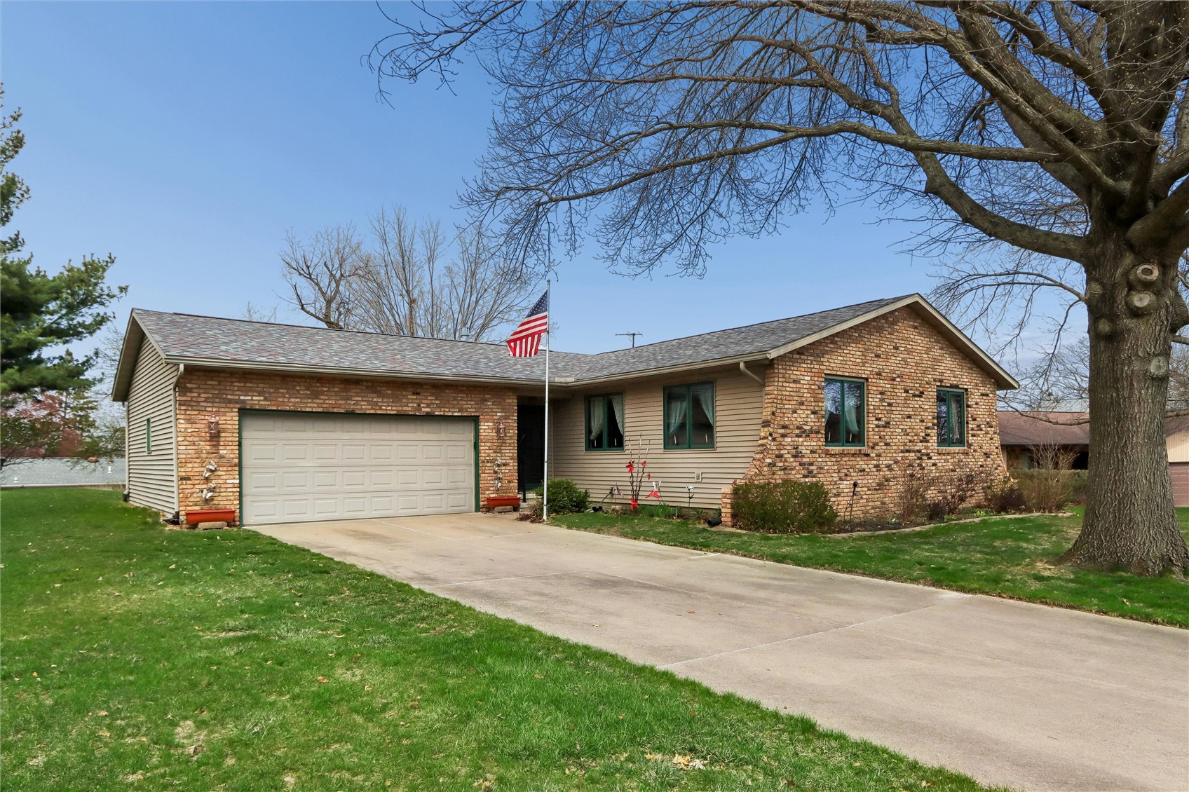 2112 Sandalwood Drive NE Cedar Rapids IA 52402
