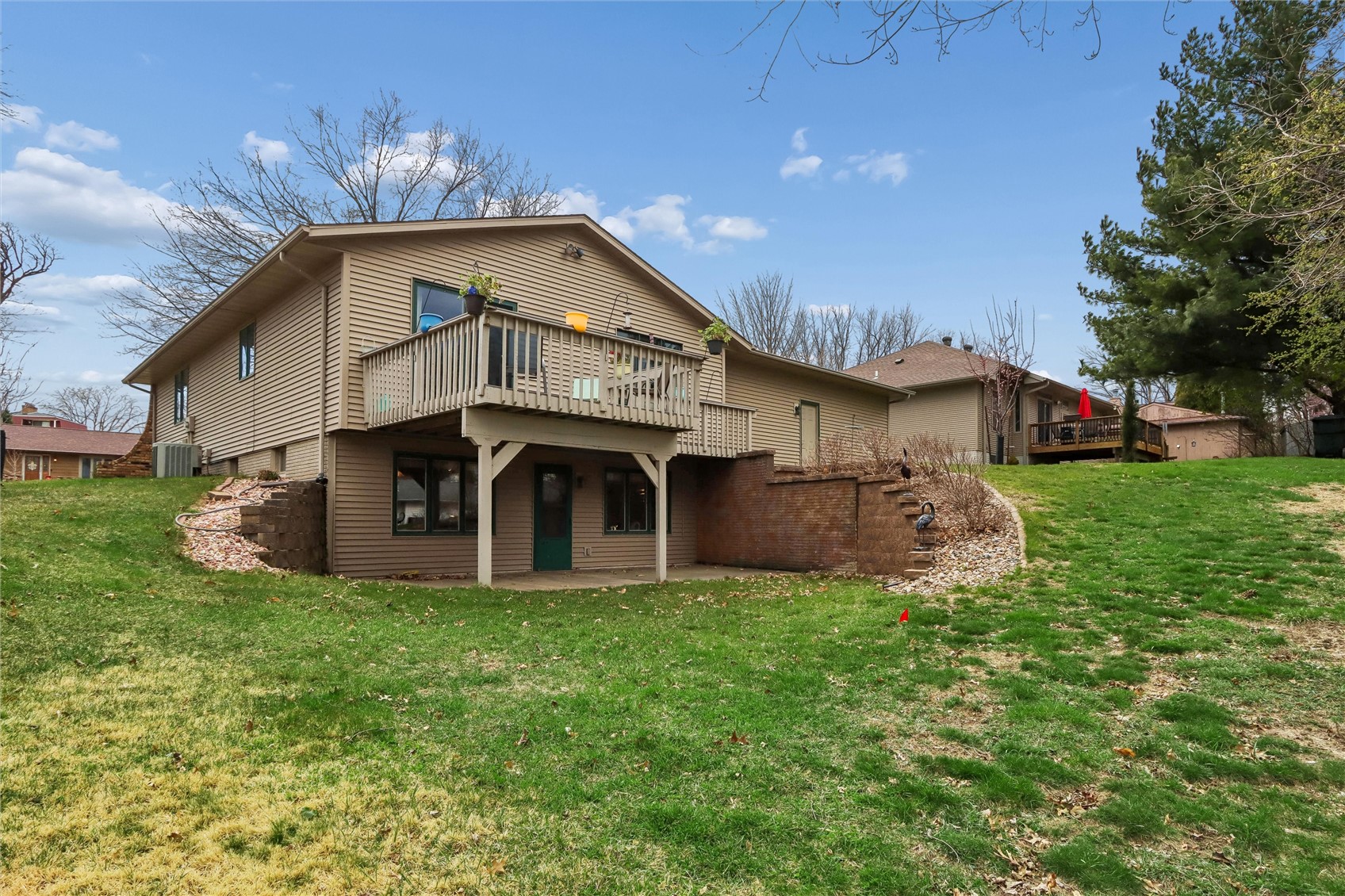2112 Sandalwood Drive NE Cedar Rapids IA 52402