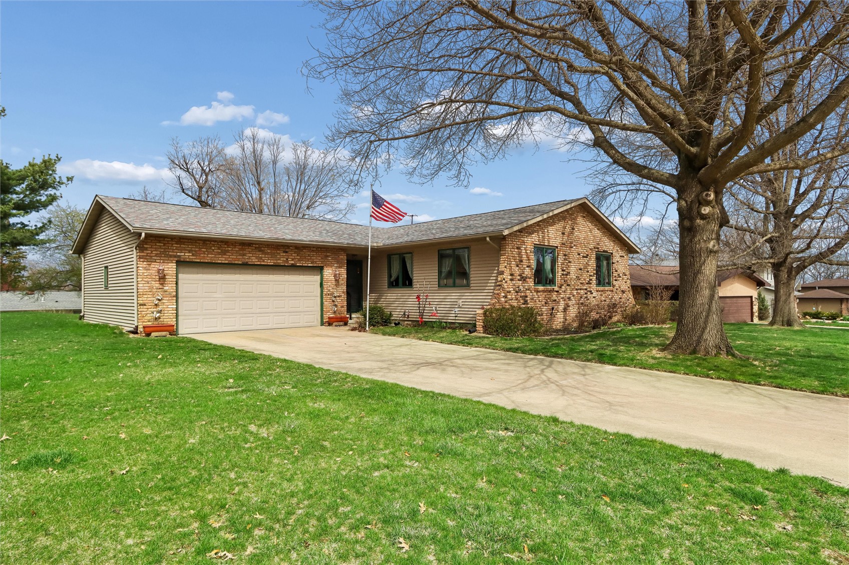 2112 Sandalwood Drive NE Cedar Rapids IA 52402