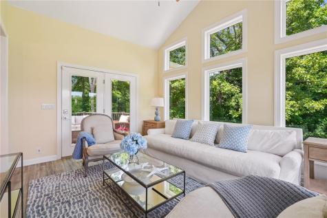 2804 Deer Valley Drive NW Swisher IA 52338