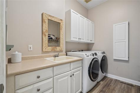 2804 Deer Valley Drive NW Swisher IA 52338
