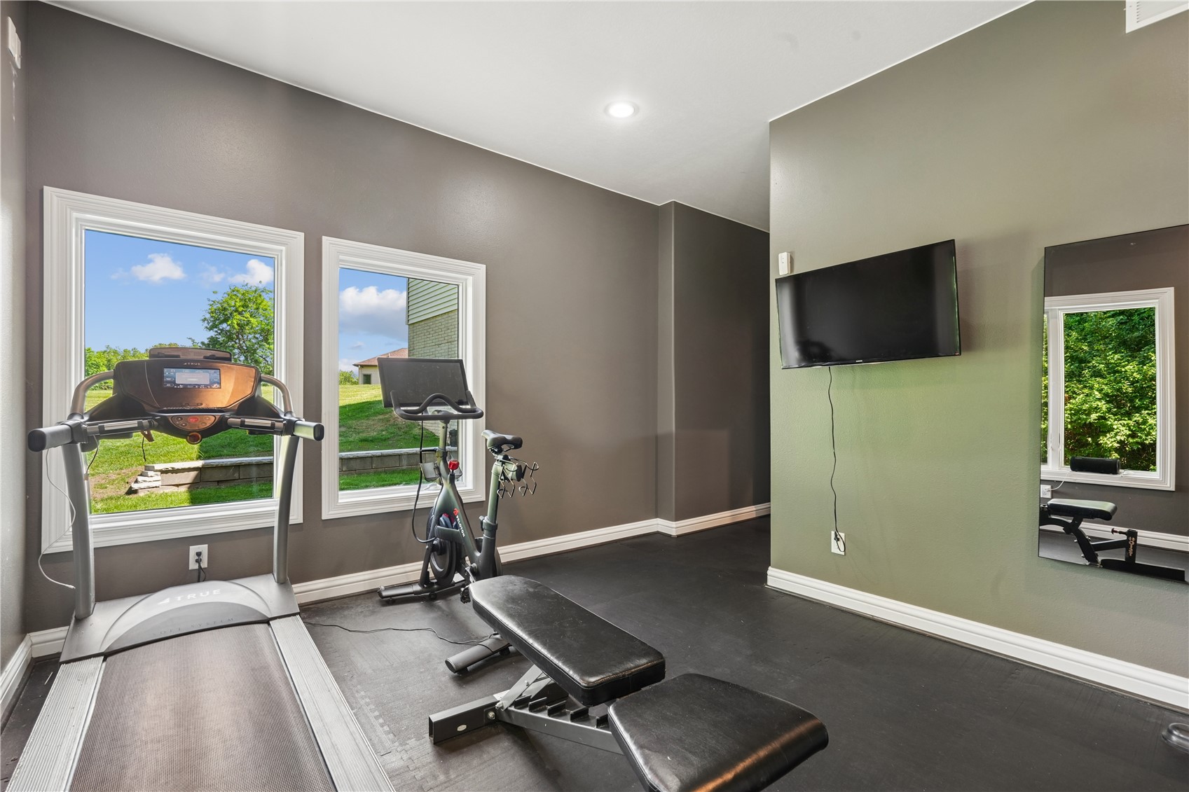 2804 Deer Valley Drive NW Swisher IA 52338
