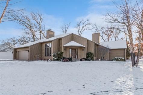 3571 Timberline Drive NE Cedar Rapids IA 52402