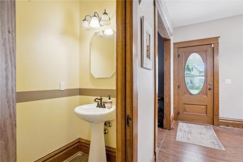 726 G Avenue NW Cedar Rapids IA 52405
