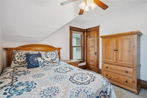 726 G Avenue NW Cedar Rapids IA 52405