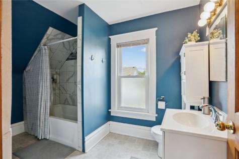 726 G Avenue NW Cedar Rapids IA 52405