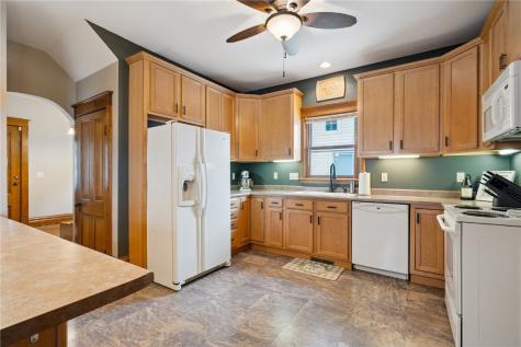 726 G Avenue NW Cedar Rapids IA 52405