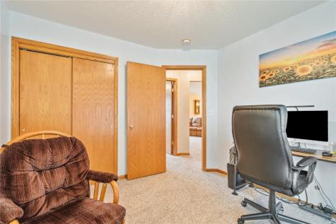 1217 Wolf Drive NW Cedar Rapids IA 52405