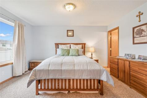 1217 Wolf Drive NW Cedar Rapids IA 52405
