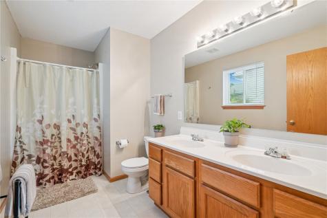 1217 Wolf Drive NW Cedar Rapids IA 52405