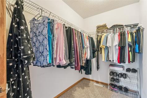 1217 Wolf Drive NW Cedar Rapids IA 52405
