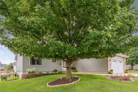 1217 Wolf Drive NW Cedar Rapids IA 52405