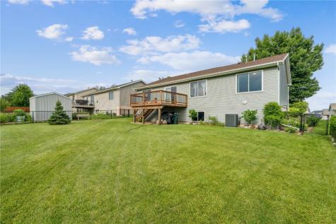 1217 Wolf Drive NW Cedar Rapids IA 52405