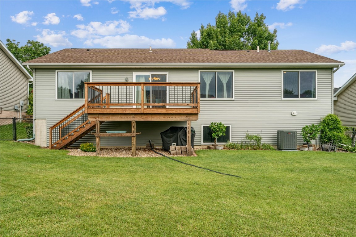 1217 Wolf Drive NW Cedar Rapids IA 52405