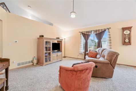 1217 Wolf Drive NW Cedar Rapids IA 52405