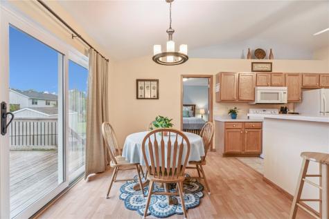 1217 Wolf Drive NW Cedar Rapids IA 52405