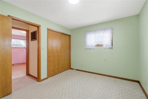 1204 Bowler Street Hiawatha IA 52233