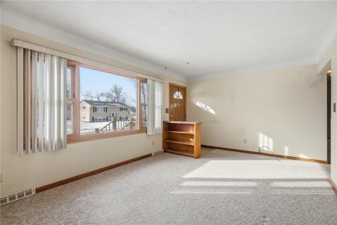 1204 Bowler Street Hiawatha IA 52233