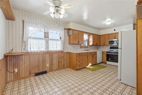 1204 Bowler Street Hiawatha IA 52233