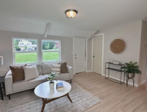 2014 J Street SW Cedar Rapids IA 52404