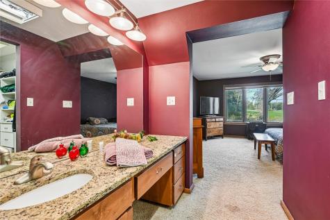 5739 22nd Avenue Trail Vinton IA 52349