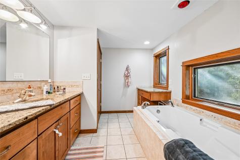 5739 22nd Avenue Trail Vinton IA 52349
