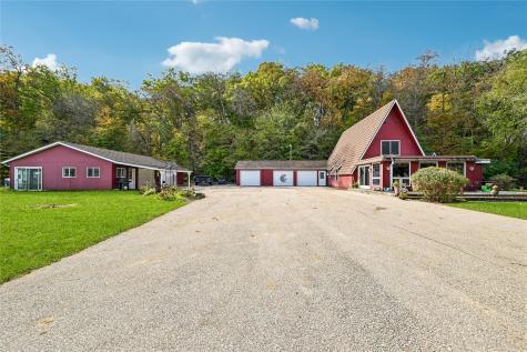5739 22nd Avenue Trail Vinton IA 52349