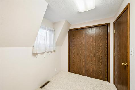 5739 22nd Avenue Trail Vinton IA 52349