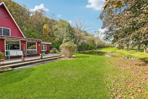 5739 22nd Avenue Trail Vinton IA 52349