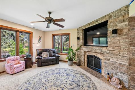 5739 22nd Avenue Trail Vinton IA 52349