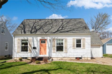 2734 Meadowbrook Drive SE Cedar Rapids IA 52403