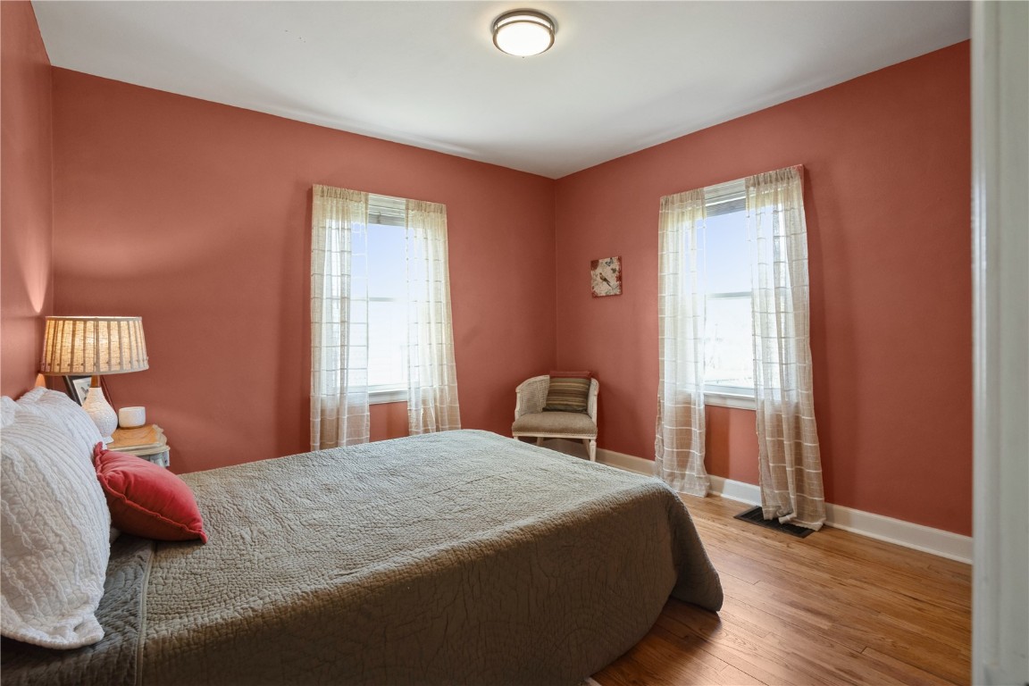 2734 Meadowbrook Drive SE Cedar Rapids IA 52403