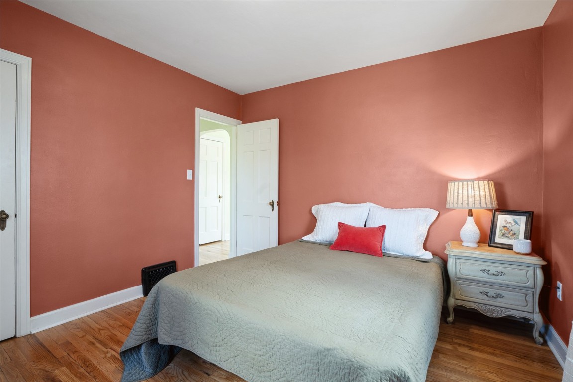 2734 Meadowbrook Drive SE Cedar Rapids IA 52403