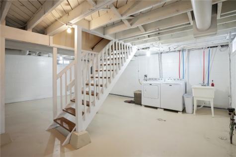 2734 Meadowbrook Drive SE Cedar Rapids IA 52403