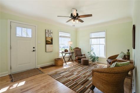 2734 Meadowbrook Drive SE Cedar Rapids IA 52403