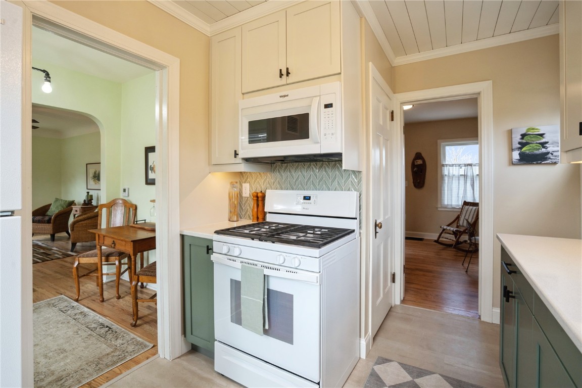 2734 Meadowbrook Drive SE Cedar Rapids IA 52403