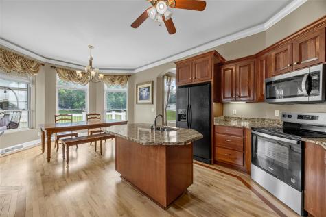 8401 Santa Maria Drive SW Cedar Rapids IA 52404