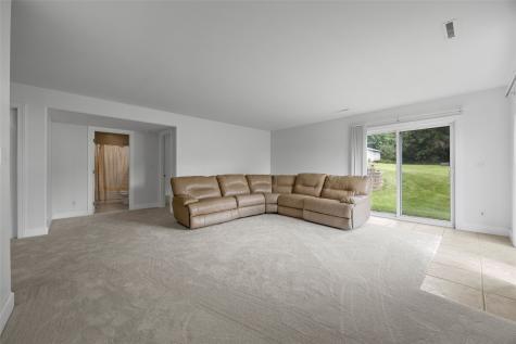 8401 Santa Maria Drive SW Cedar Rapids IA 52404