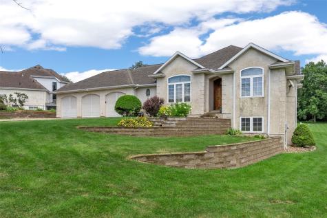 8401 Santa Maria Drive SW Cedar Rapids IA 52404