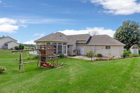 8401 Santa Maria Drive SW Cedar Rapids IA 52404