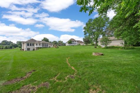 8401 Santa Maria Drive SW Cedar Rapids IA 52404