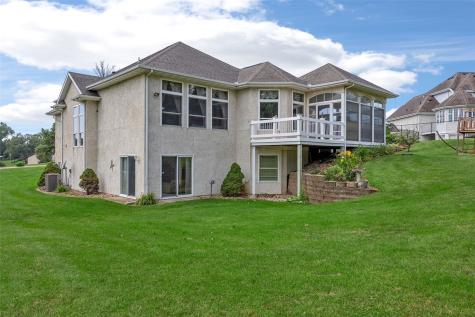 8401 Santa Maria Drive SW Cedar Rapids IA 52404
