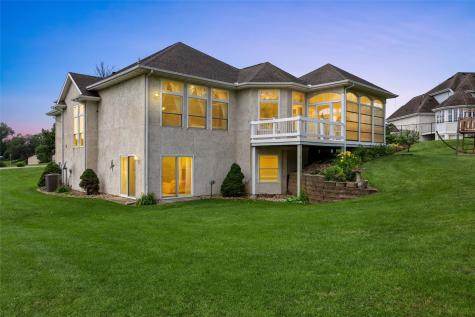 8401 Santa Maria Drive SW Cedar Rapids IA 52404