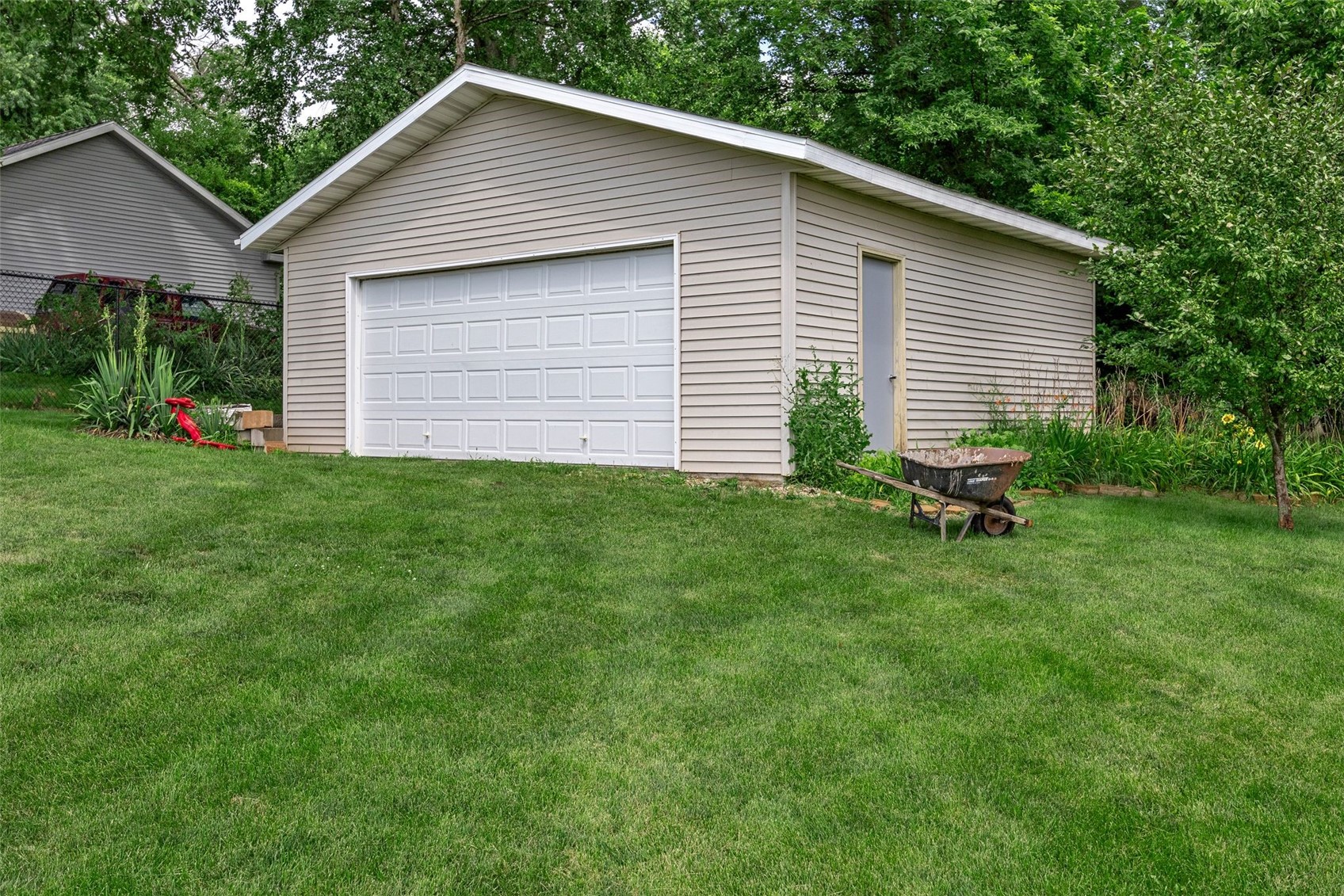 8401 Santa Maria Drive SW Cedar Rapids IA 52404