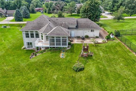 8401 Santa Maria Drive SW Cedar Rapids IA 52404