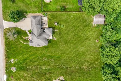 8401 Santa Maria Drive SW Cedar Rapids IA 52404