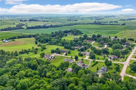 8401 Santa Maria Drive SW Cedar Rapids IA 52404