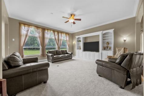 8401 Santa Maria Drive SW Cedar Rapids IA 52404